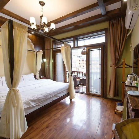 Flower Time Inn Фэнхуан Экстерьер фото